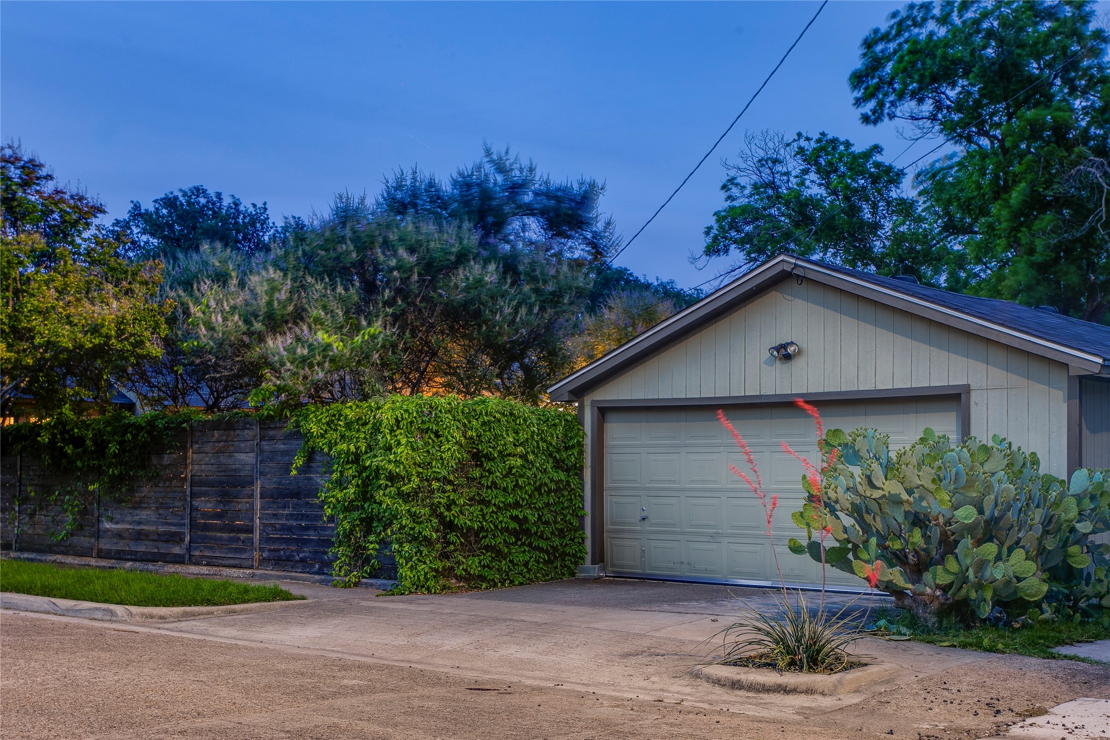 1142 Brunner Avenue Dallas TX 75224