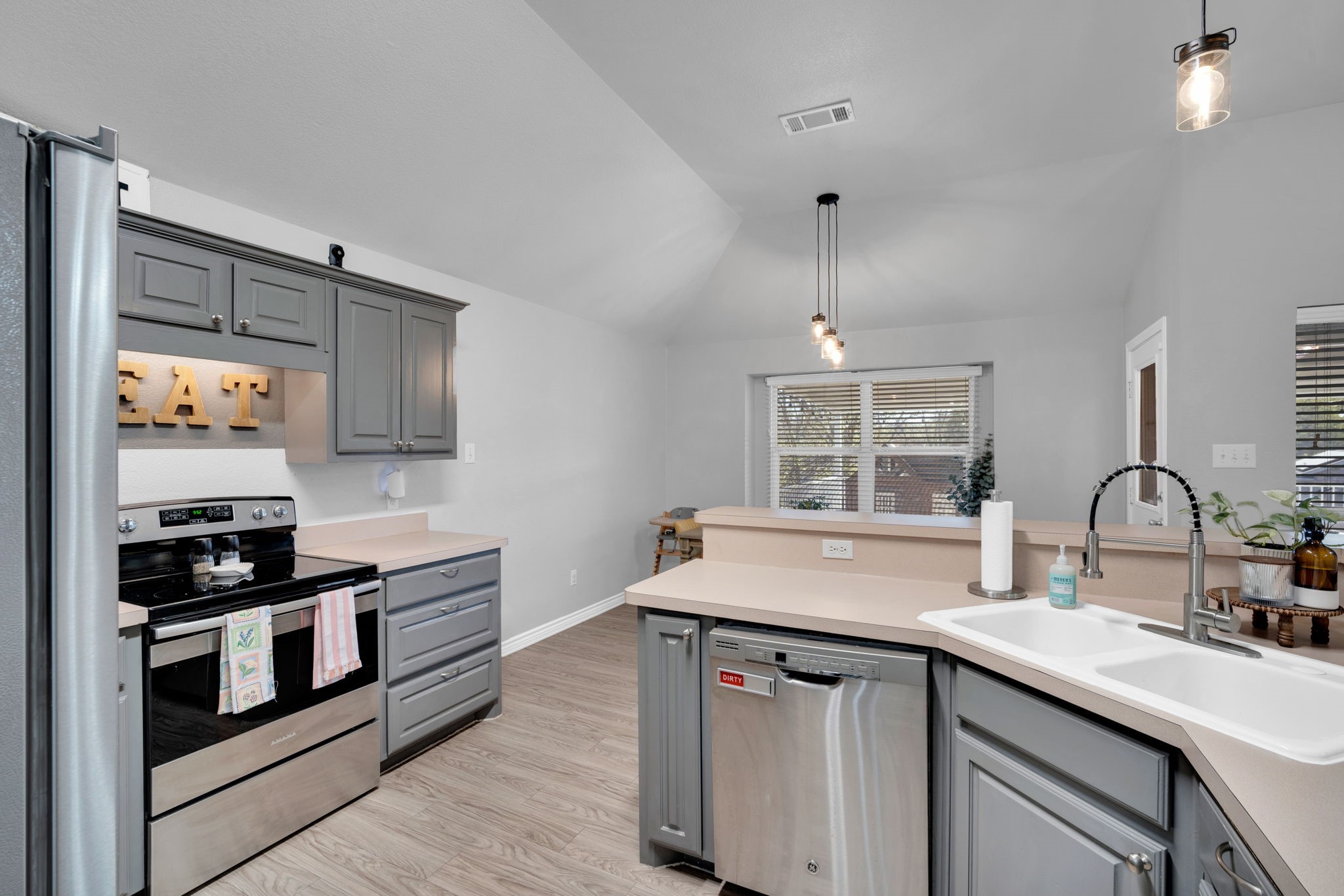 702 Green Acres Lane Midlothian TX 76065