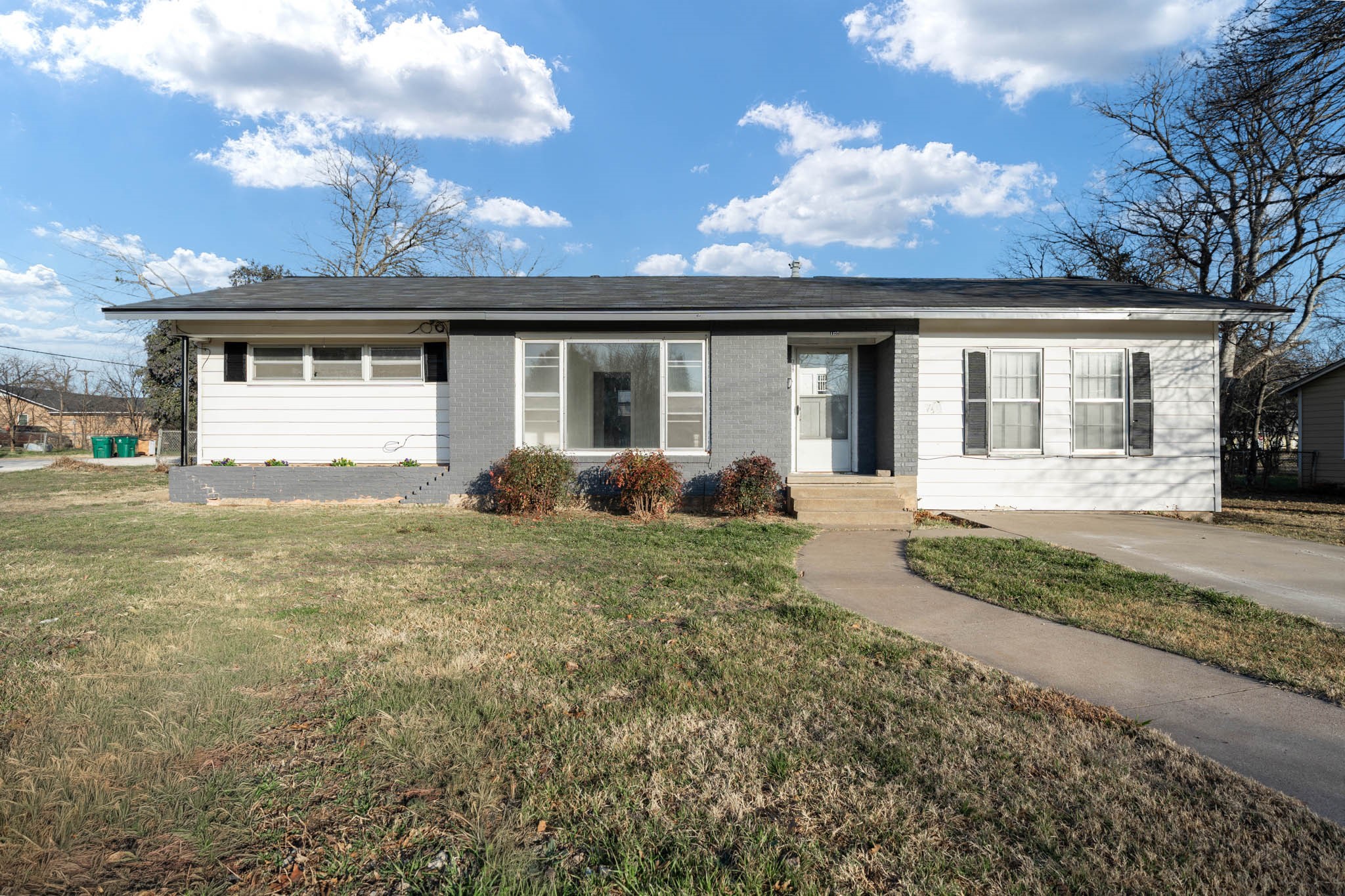 1205 W 10th Street Mcgregor TX 76657