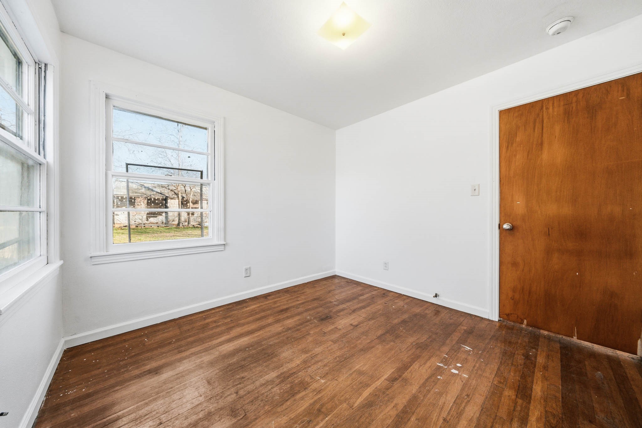 1205 W 10th Street Mcgregor TX 76657