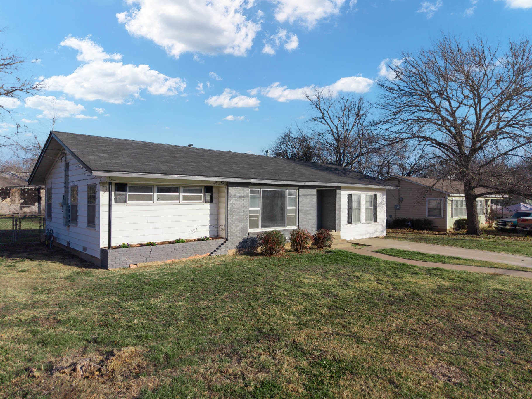 1205 W 10th Street Mcgregor TX 76657