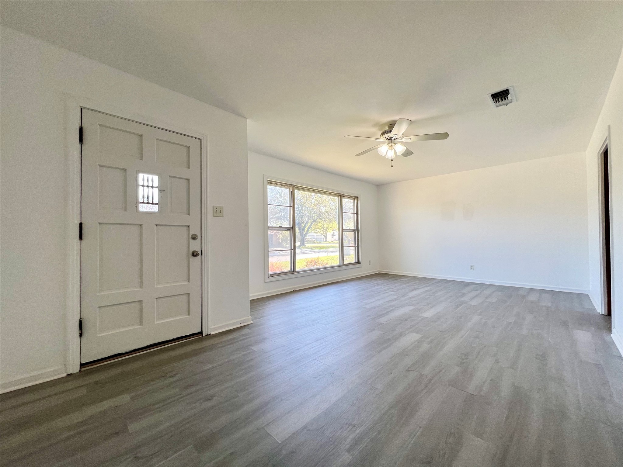 1205 W 10th Street Mcgregor TX 76657