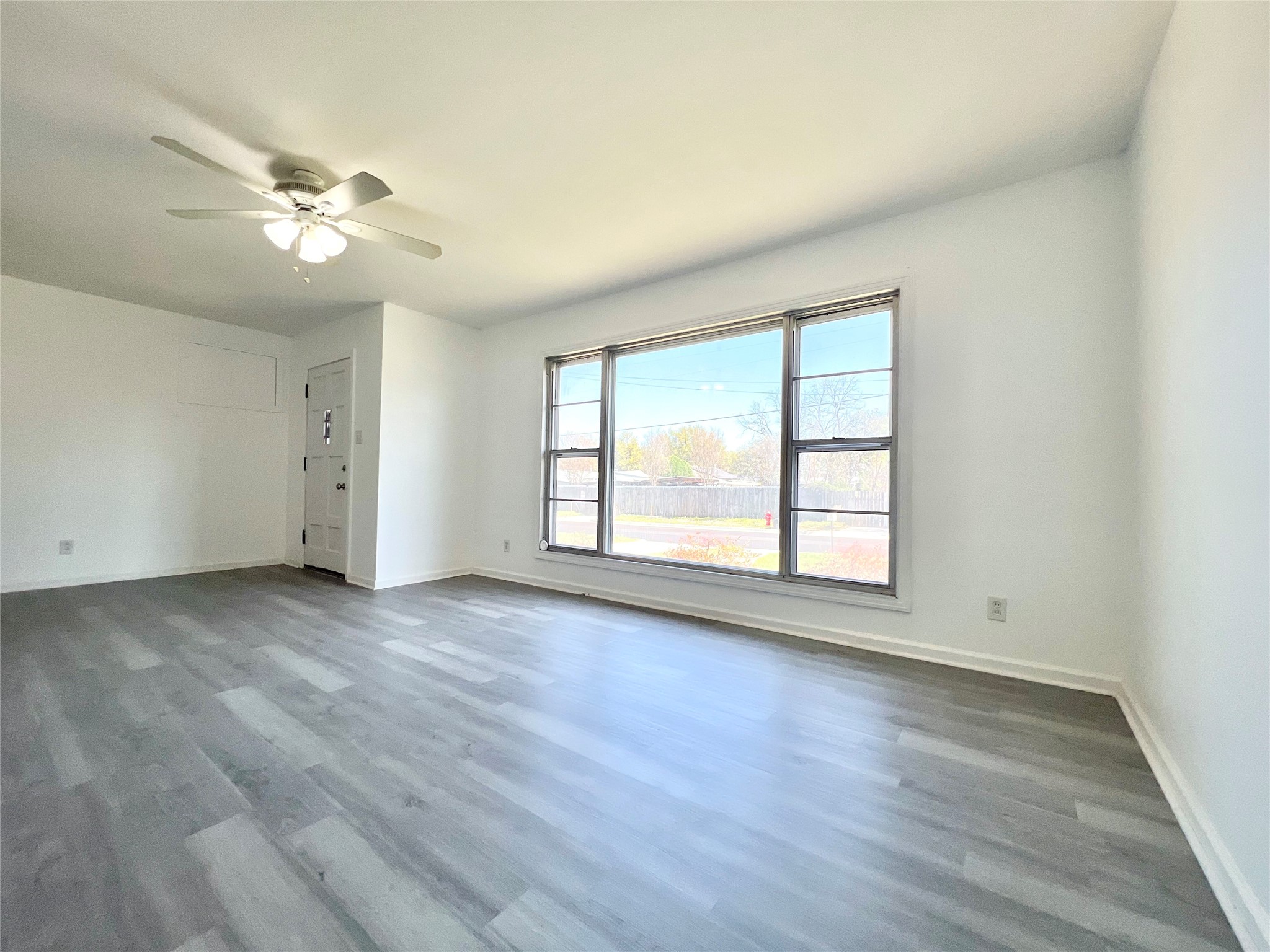 1205 W 10th Street Mcgregor TX 76657