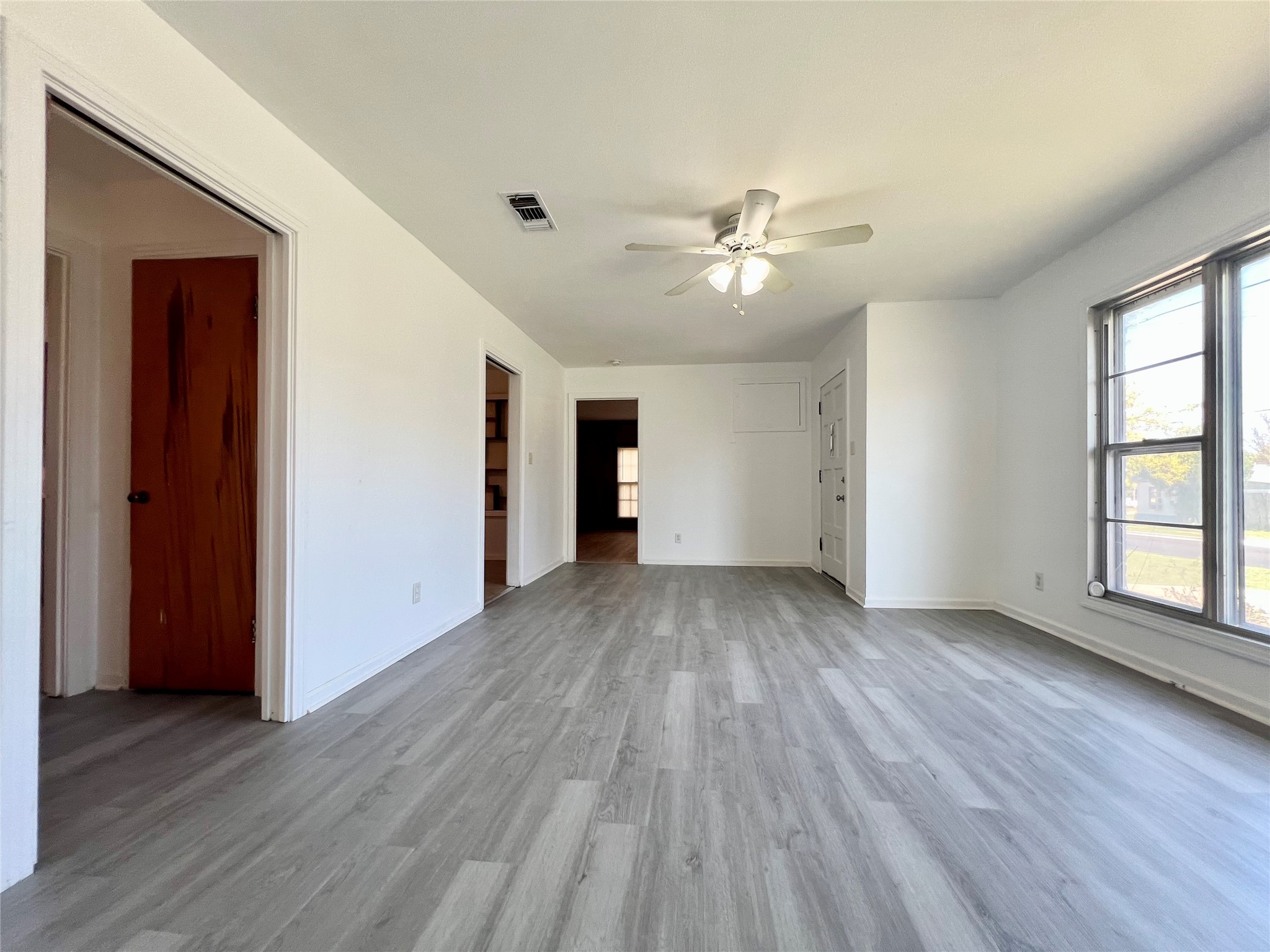 1205 W 10th Street Mcgregor TX 76657