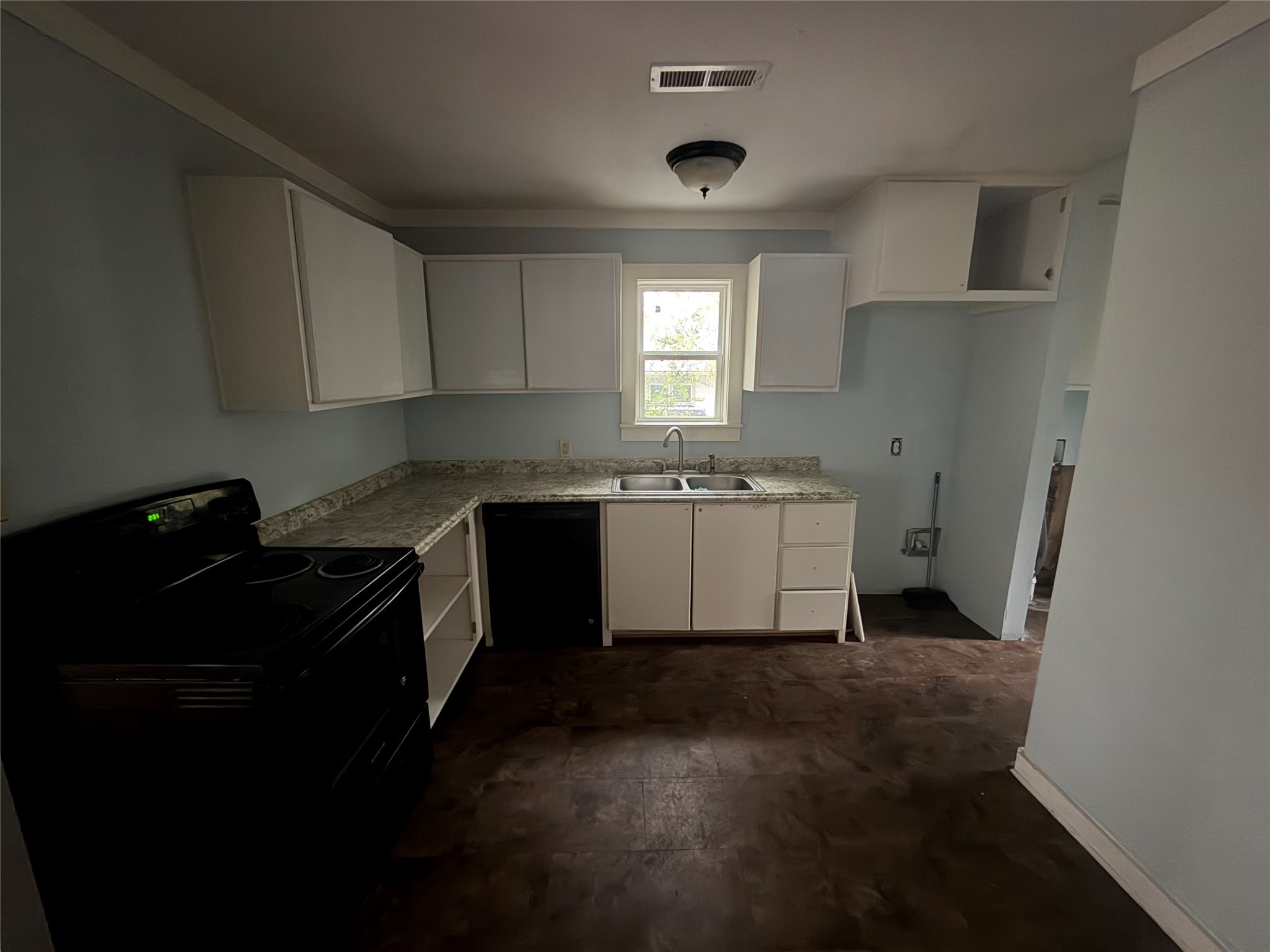 305 E Bradford Street Troup TX 75789
