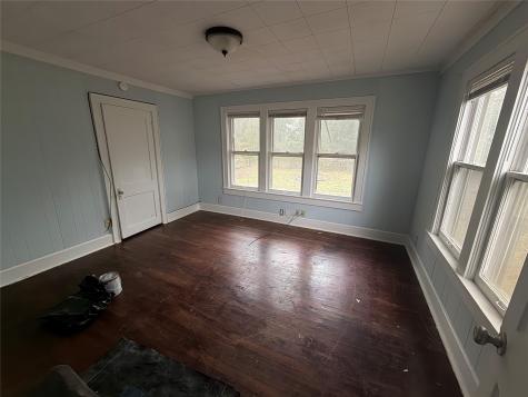 305 E Bradford Street Troup TX 75789