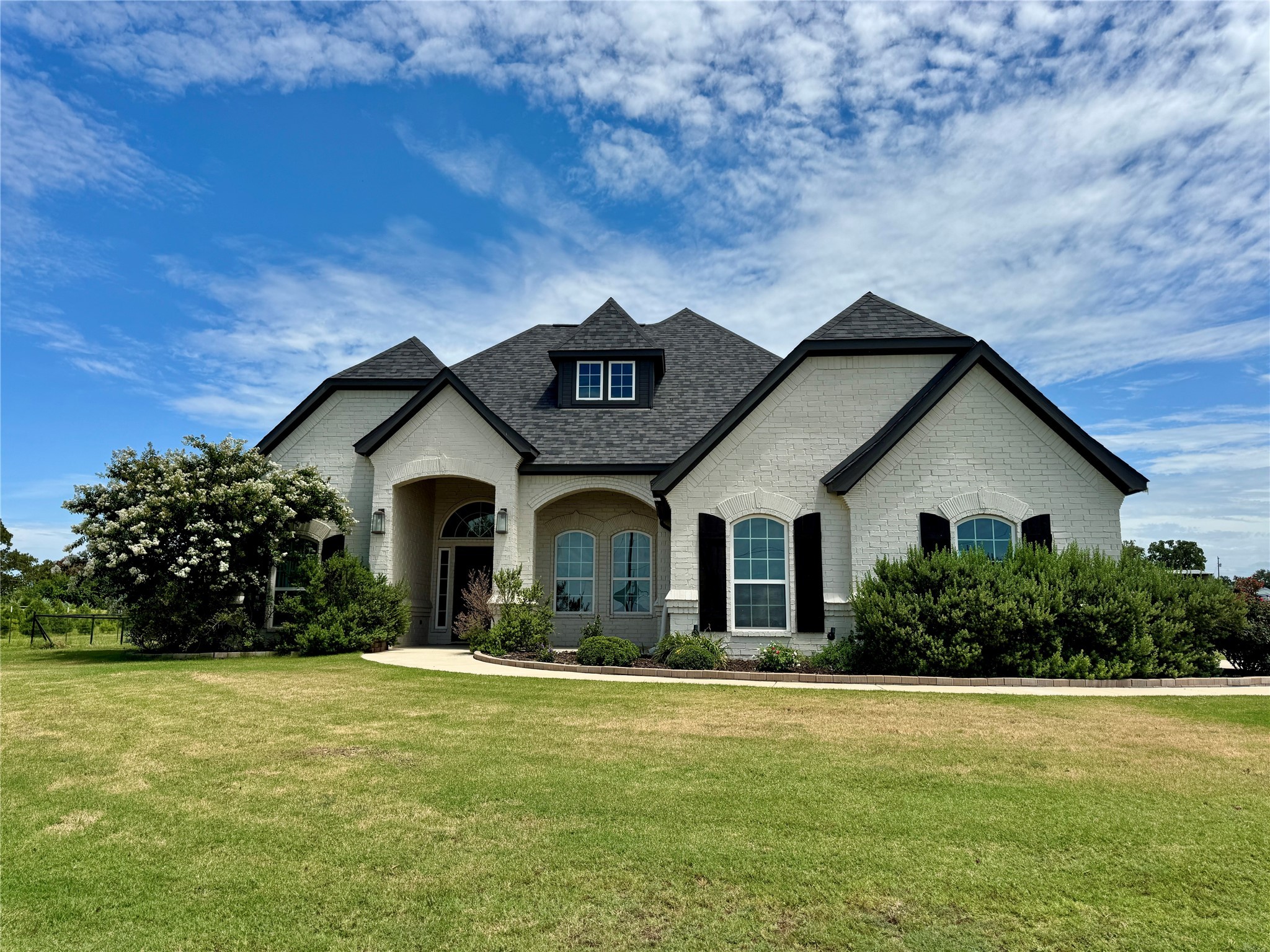 208 Grace Lane Azle TX 76020