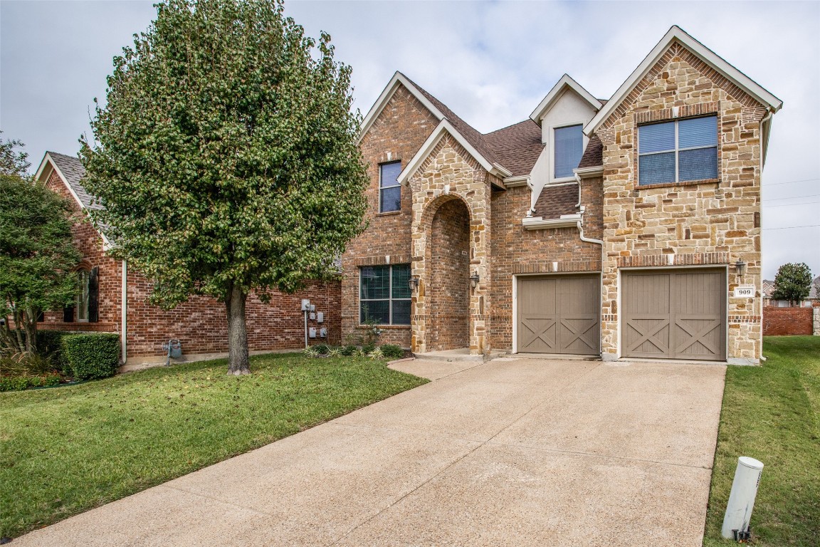 909 Saint George Place Desoto TX 75115
