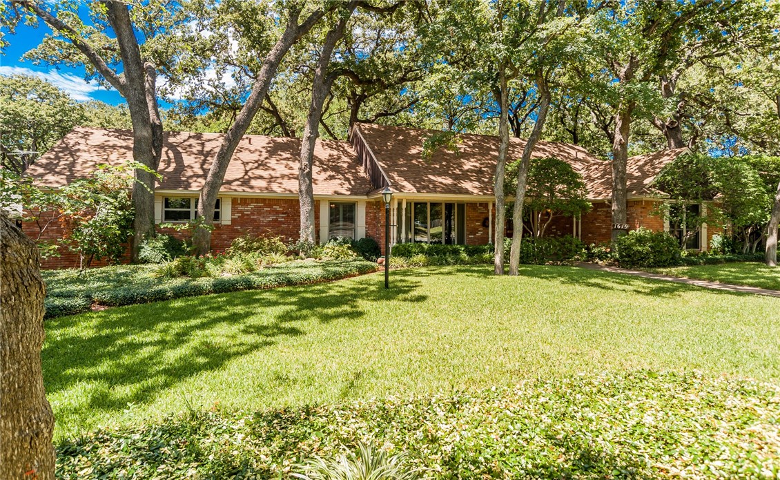1619 Glen Valley Drive Irving TX 75061