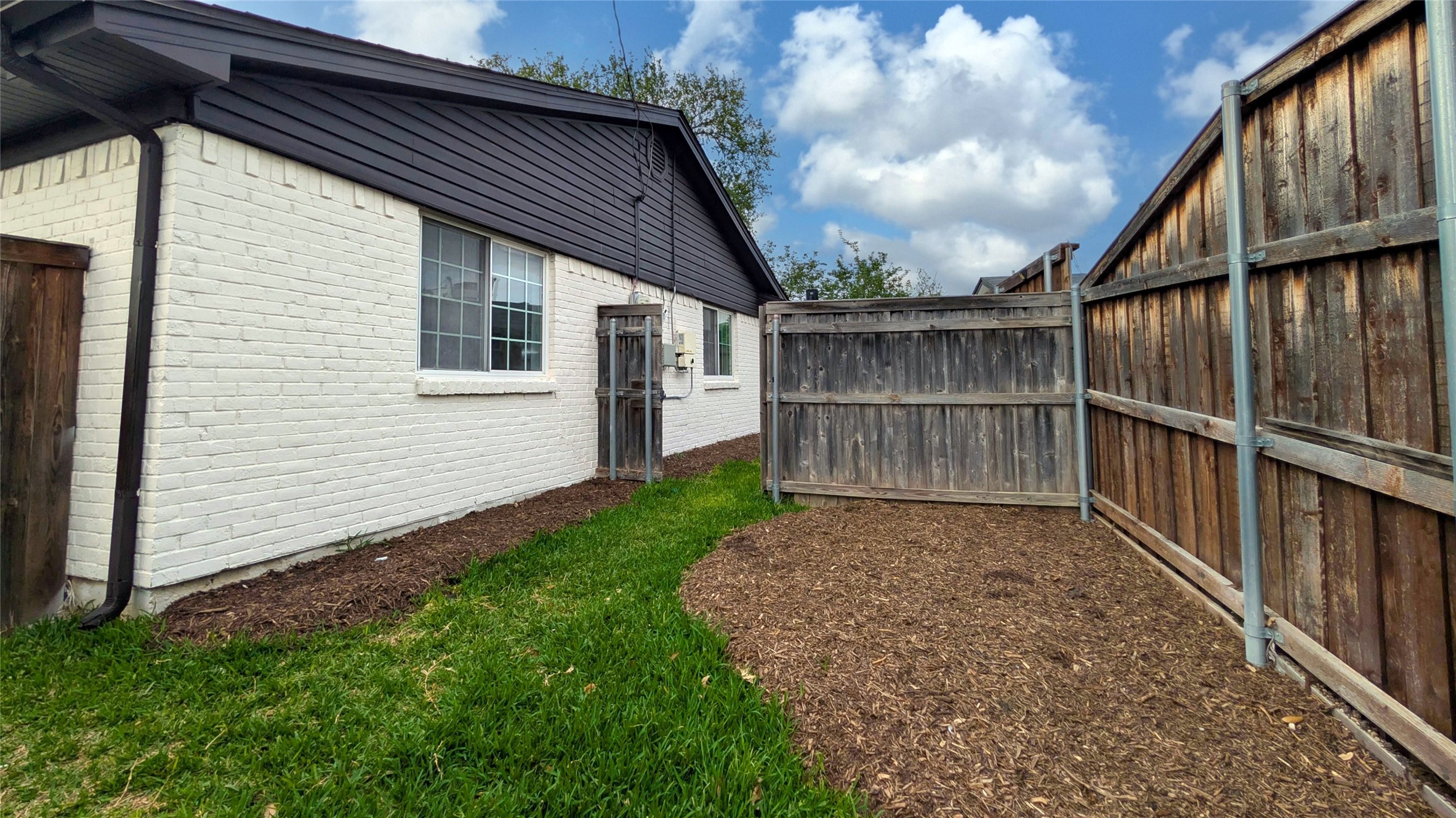 4122 Victoria Street Irving TX 75062