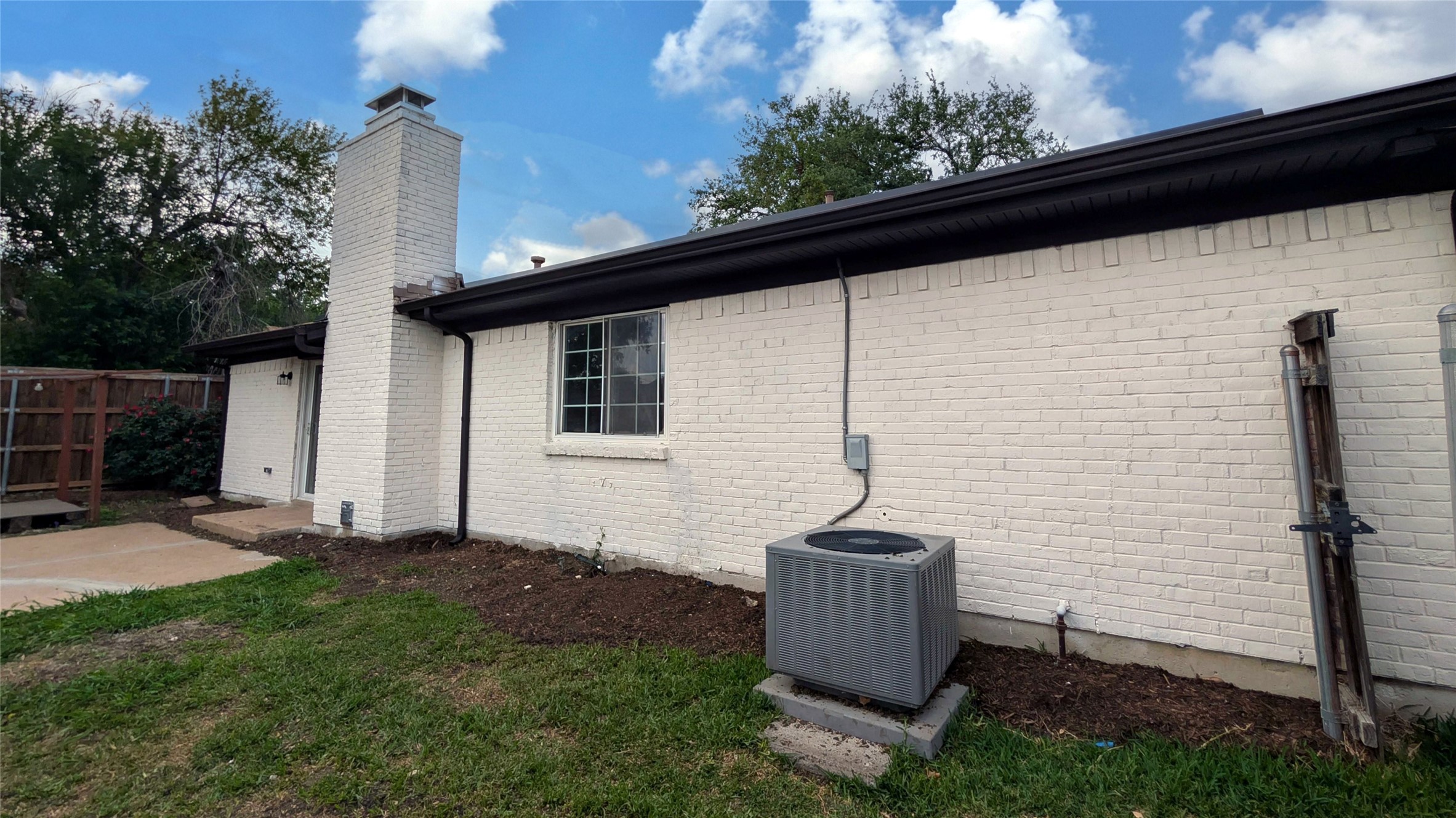 4122 Victoria Street Irving TX 75062