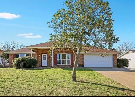 711 Crestview Drive Kennedale TX 76060