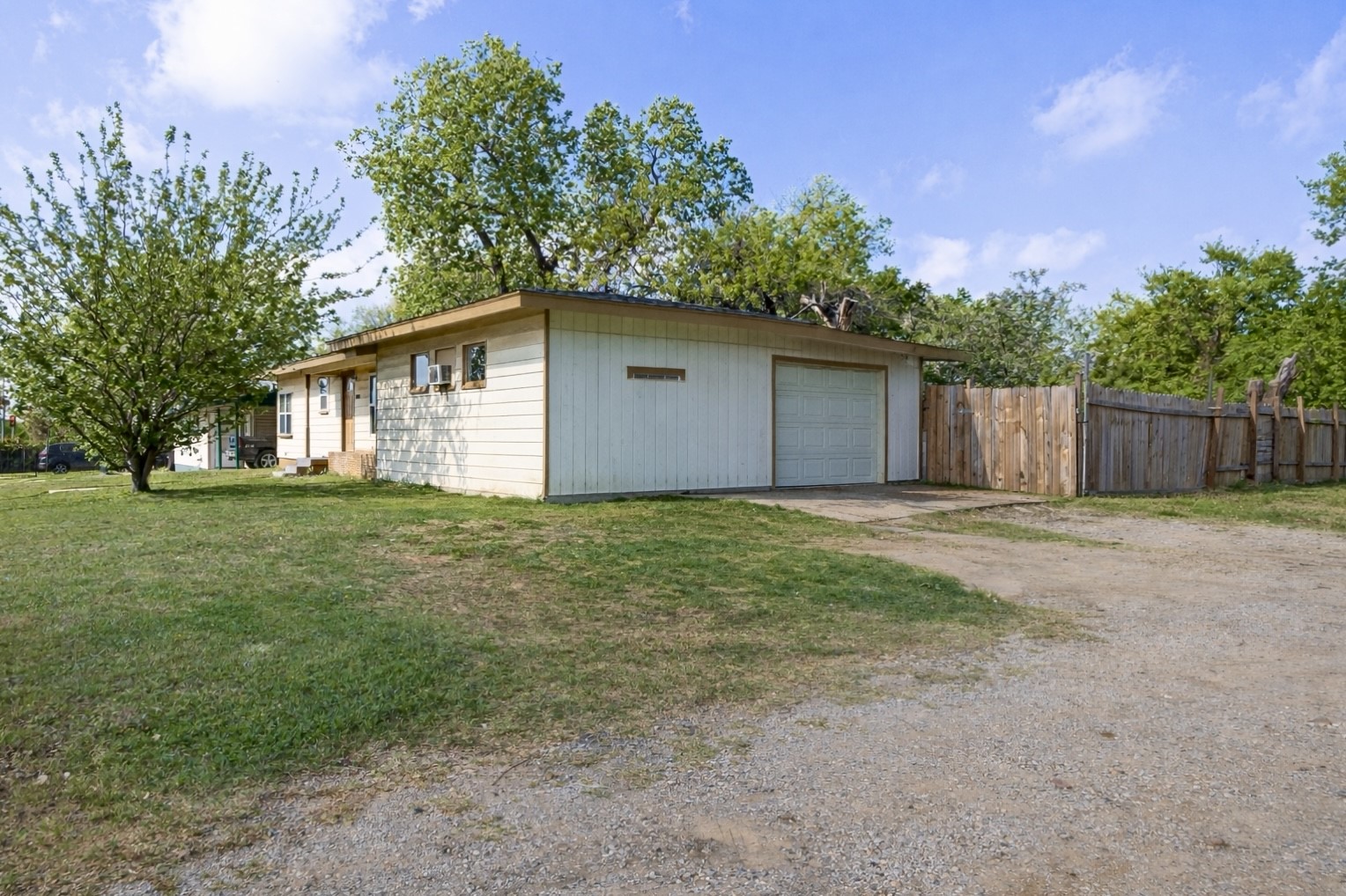 3000 Pate Drive Fort Worth TX 76105