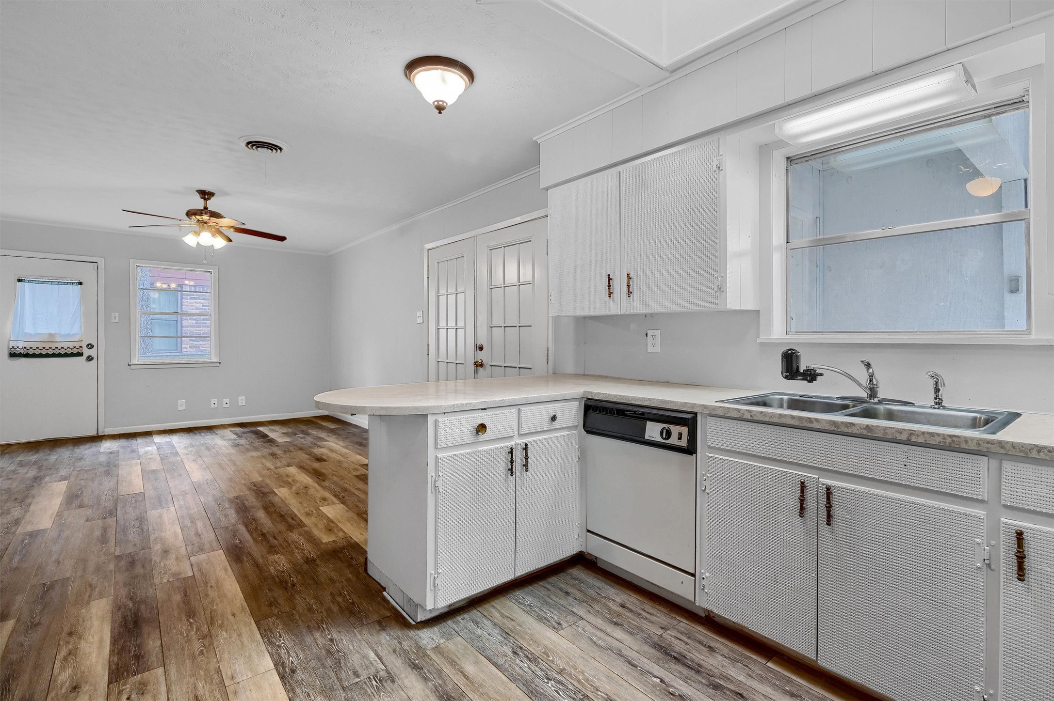 13 Circle Drive Denison TX 75021