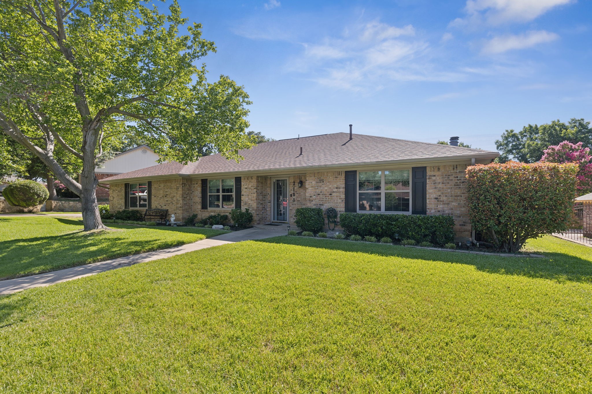 2101 Oakmeadow Street Bedford TX 76021