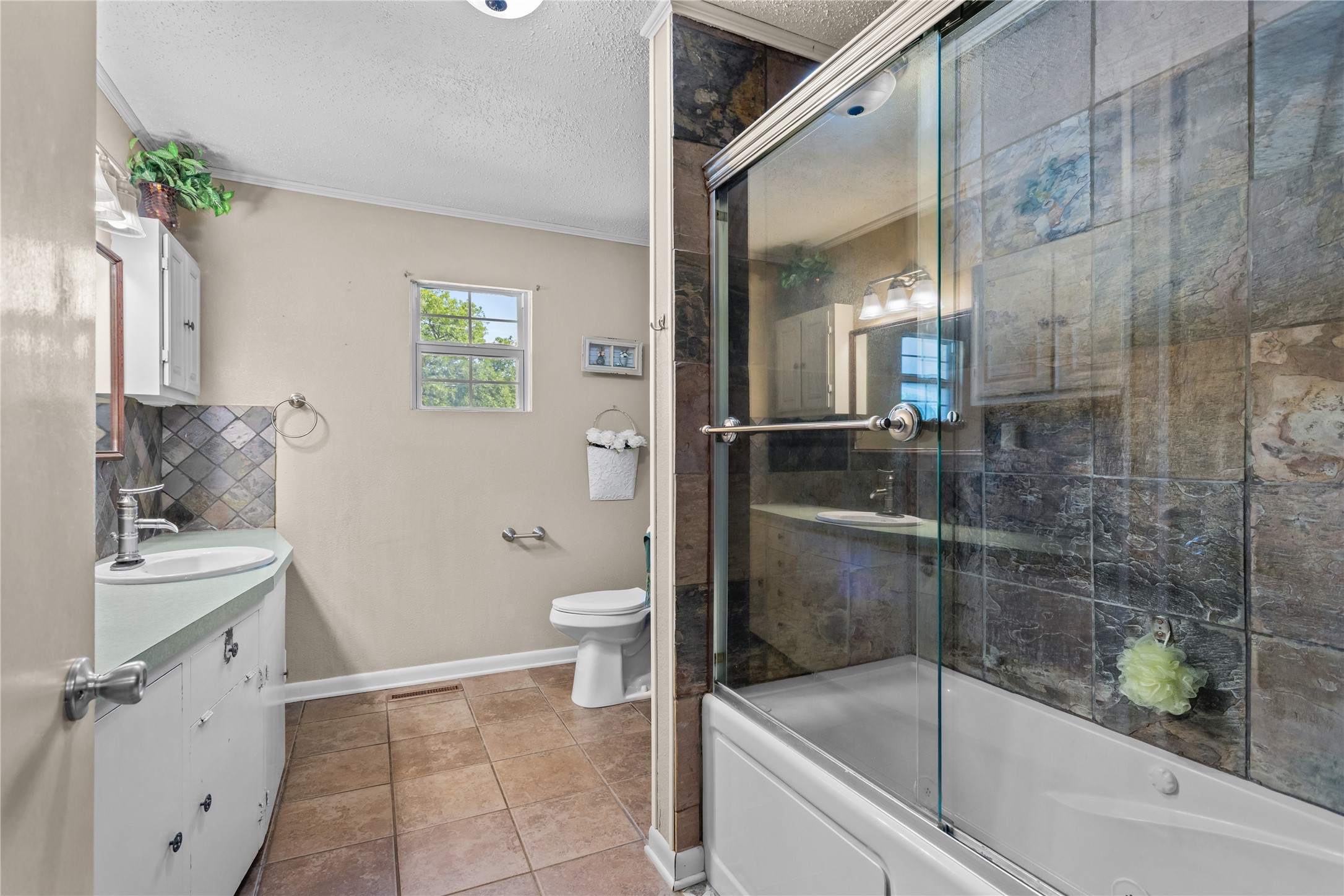 611 N Avenue Q Clifton TX 76634