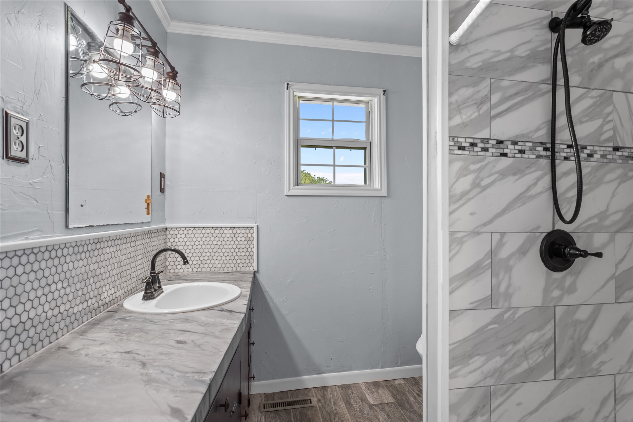 611 N Avenue Q Clifton TX 76634