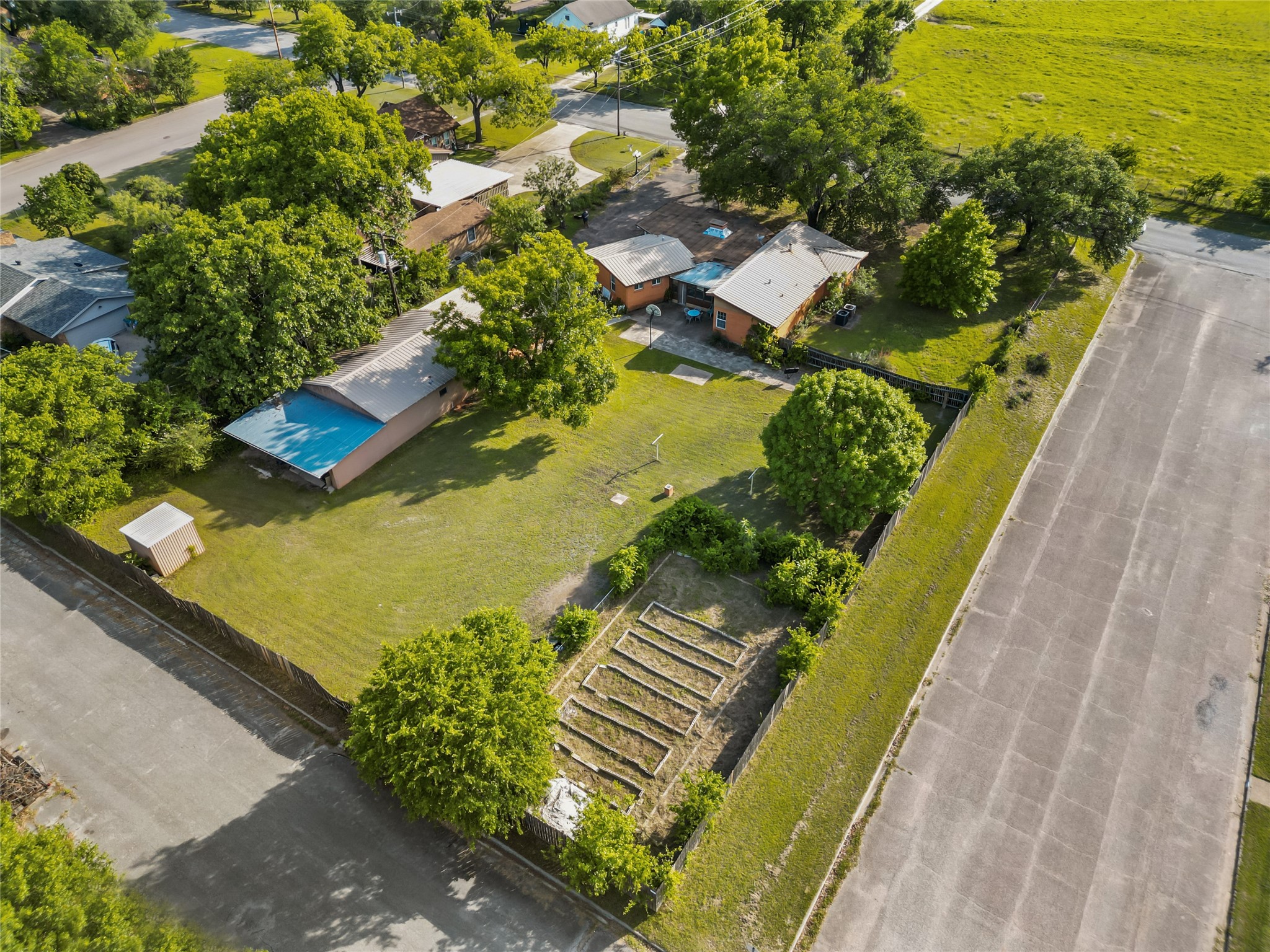 611 N Avenue Q Clifton TX 76634