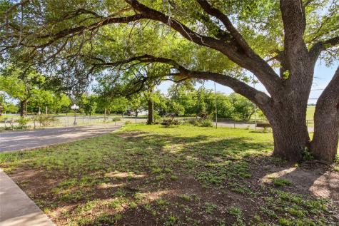 611 N Avenue Q Clifton TX 76634
