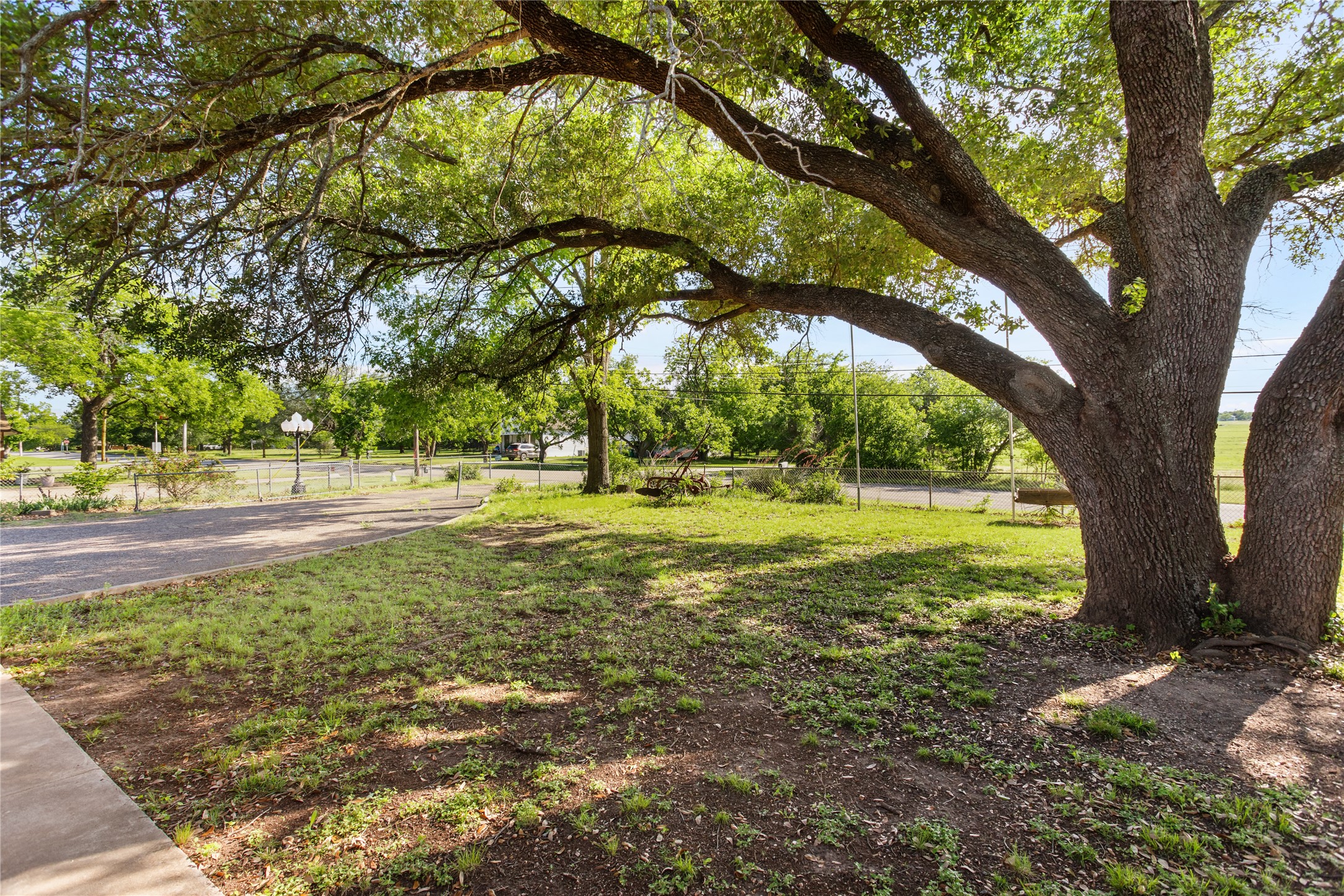 611 N Avenue Q Clifton TX 76634