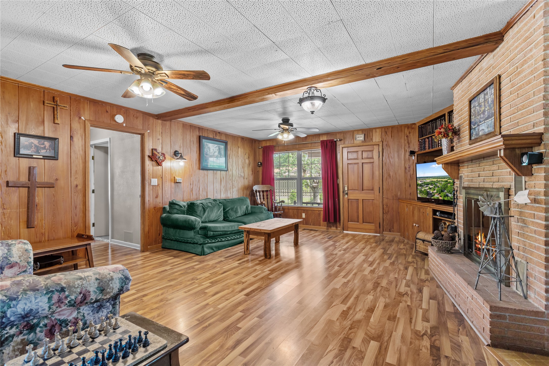 611 N Avenue Q Clifton TX 76634