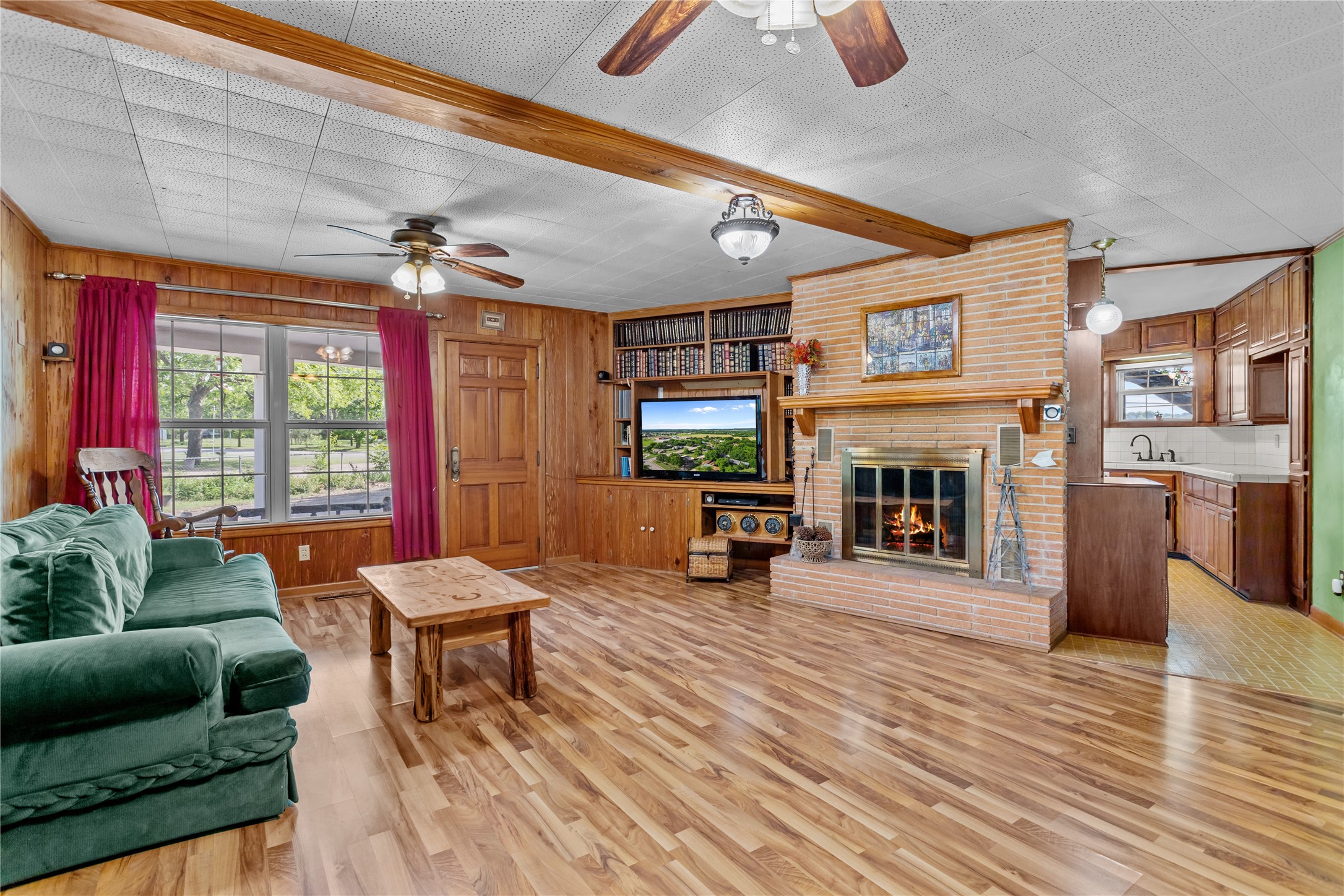 611 N Avenue Q Clifton TX 76634