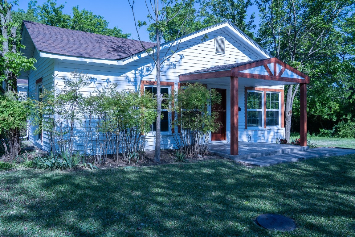1101 Earl Street Commerce TX 75428