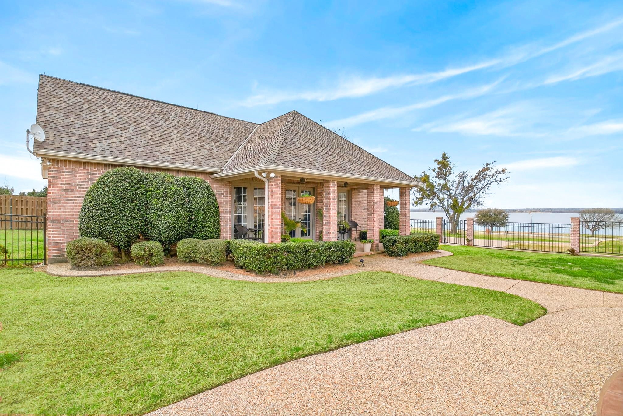 2101 Lakeshore Drive Cleburne TX 76033