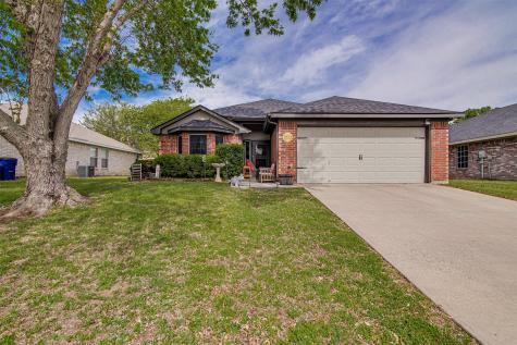 1054 Vaden Avenue Burleson TX 76028
