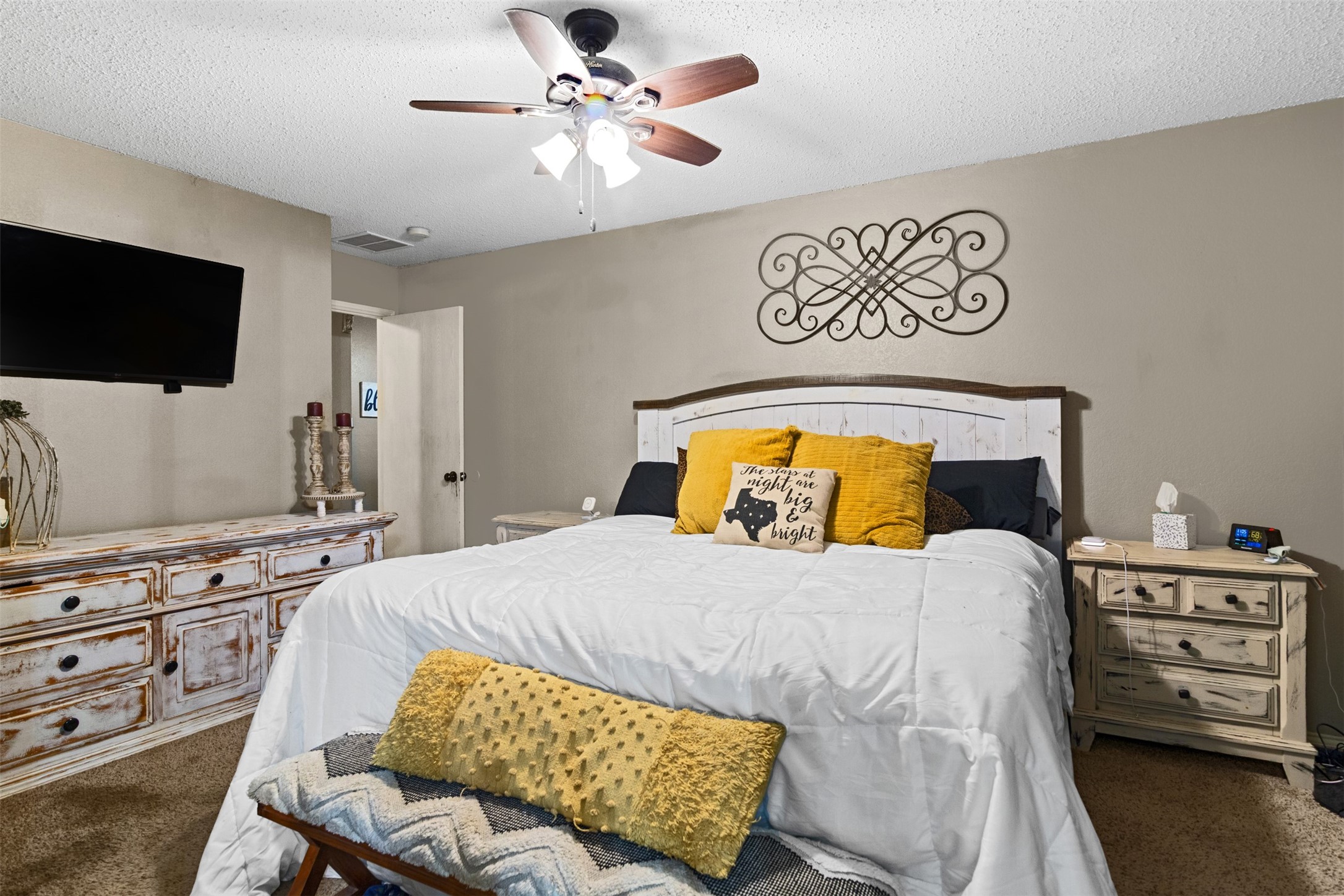 1054 Vaden Avenue Burleson TX 76028