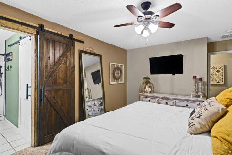 1054 Vaden Avenue Burleson TX 76028