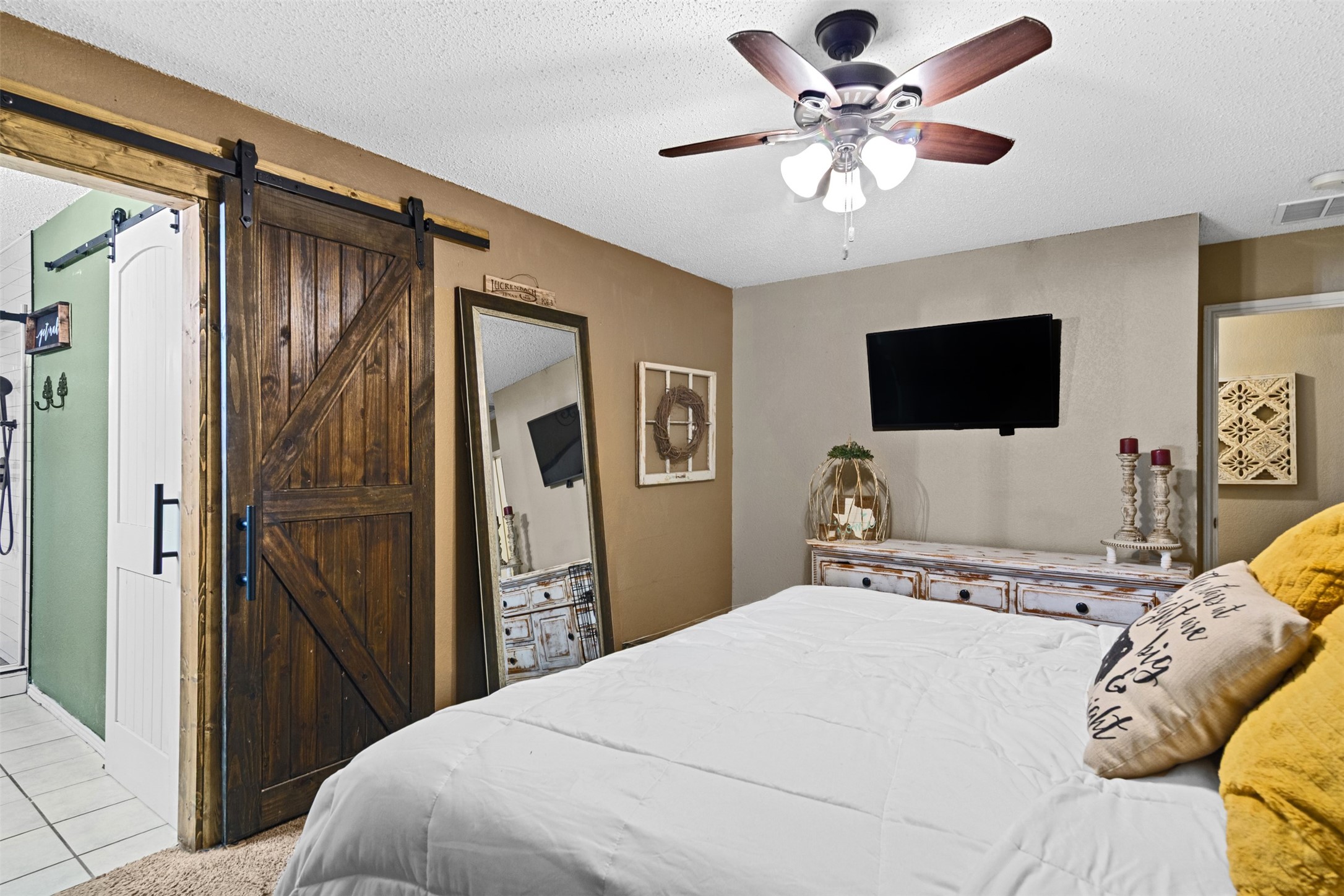 1054 Vaden Avenue Burleson TX 76028