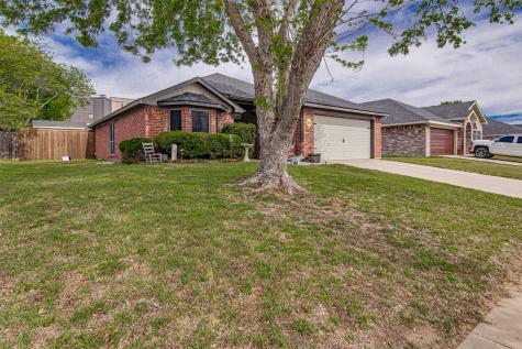 1054 Vaden Avenue Burleson TX 76028
