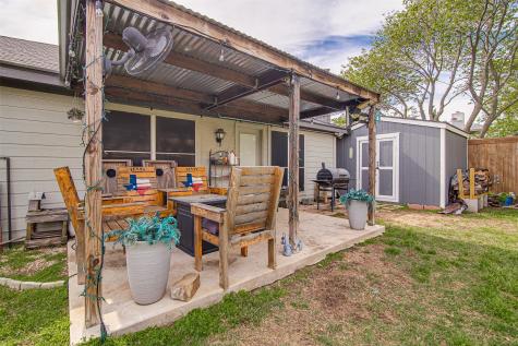 1054 Vaden Avenue Burleson TX 76028