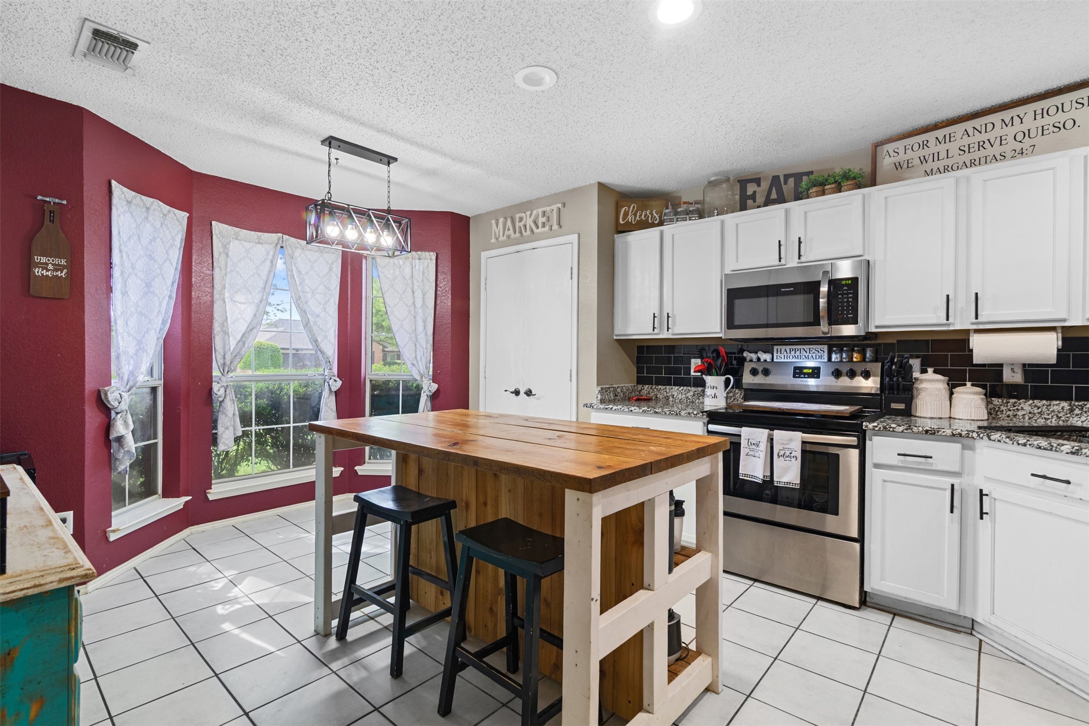 1054 Vaden Avenue Burleson TX 76028
