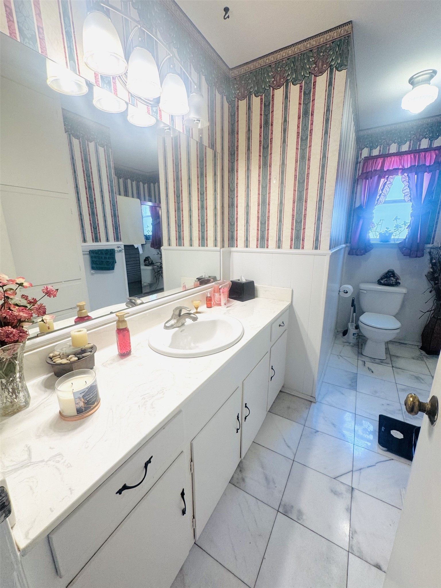 1925 Normandy Drive Irving TX 75060