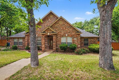 1304 Pheasant Run Crowley TX 76036