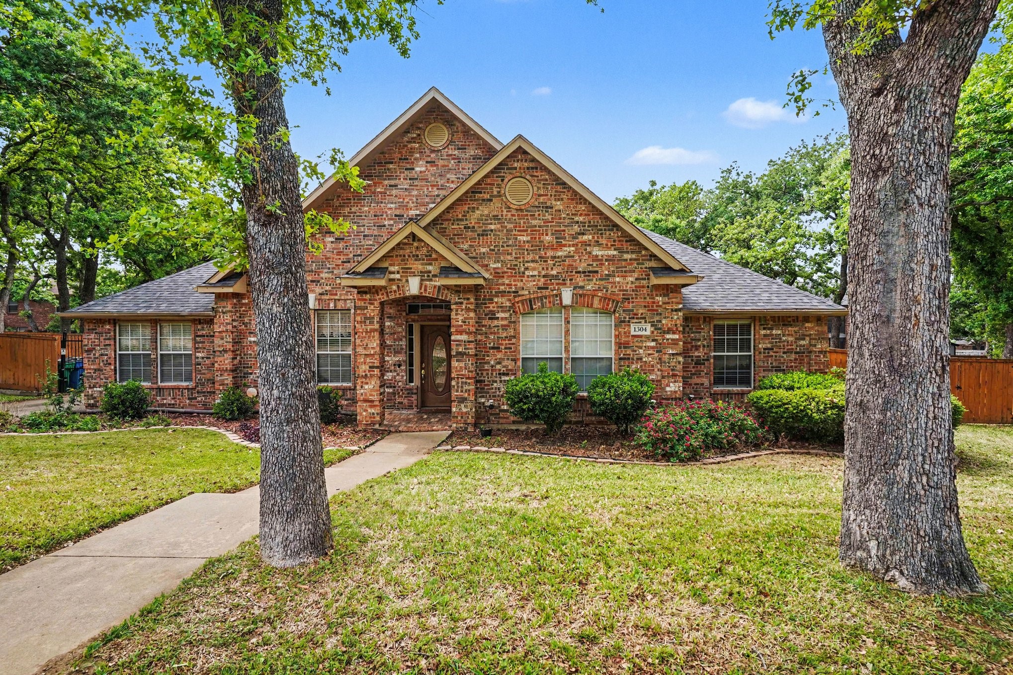 1304 Pheasant Run Crowley TX 76036