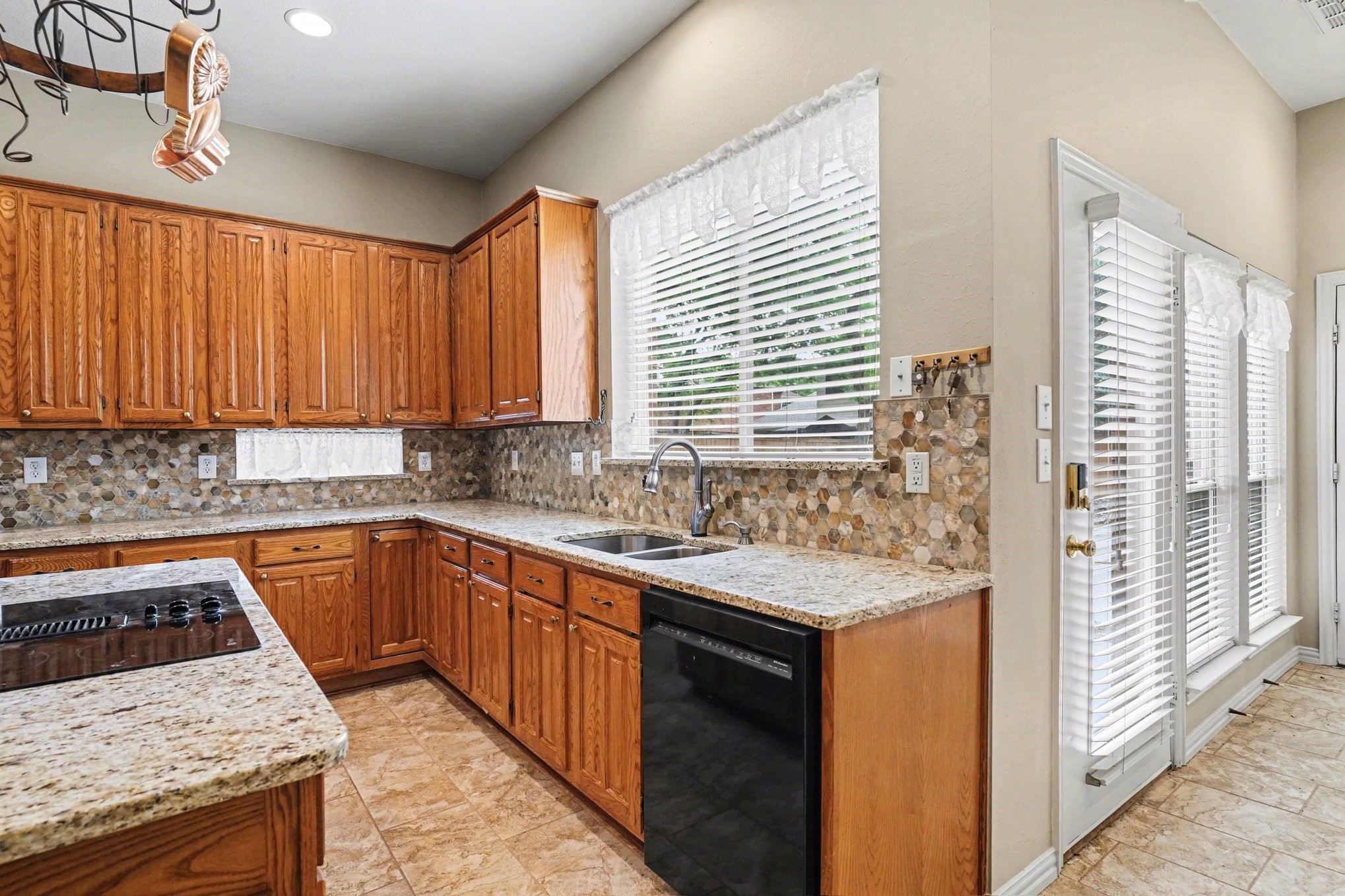 1304 Pheasant Run Crowley TX 76036
