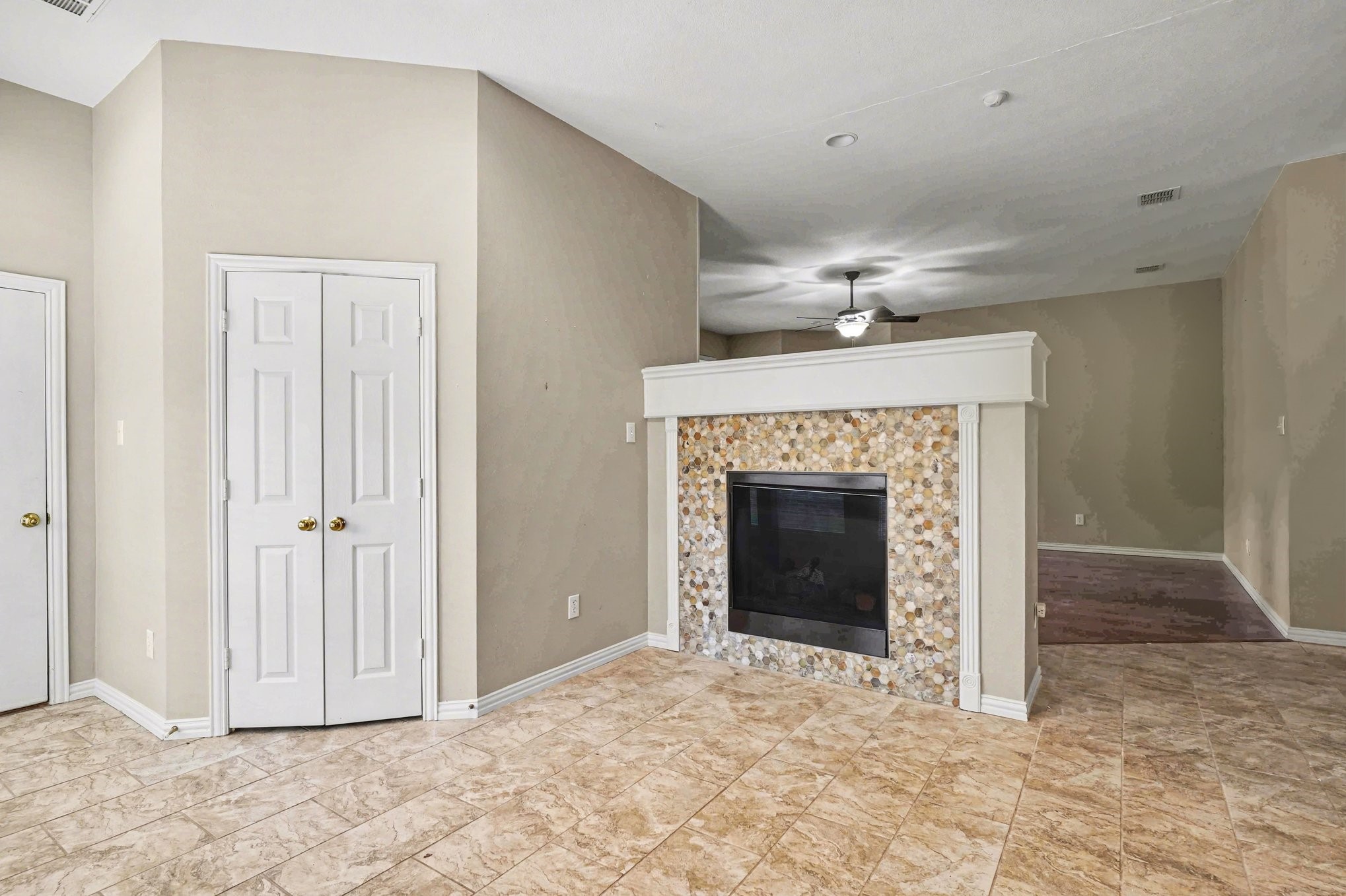 1304 Pheasant Run Crowley TX 76036