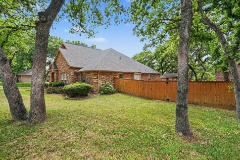 1304 Pheasant Run Crowley TX 76036
