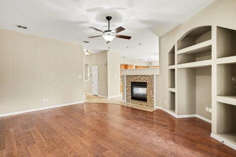 1304 Pheasant Run Crowley TX 76036