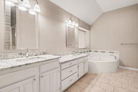 1304 Pheasant Run Crowley TX 76036