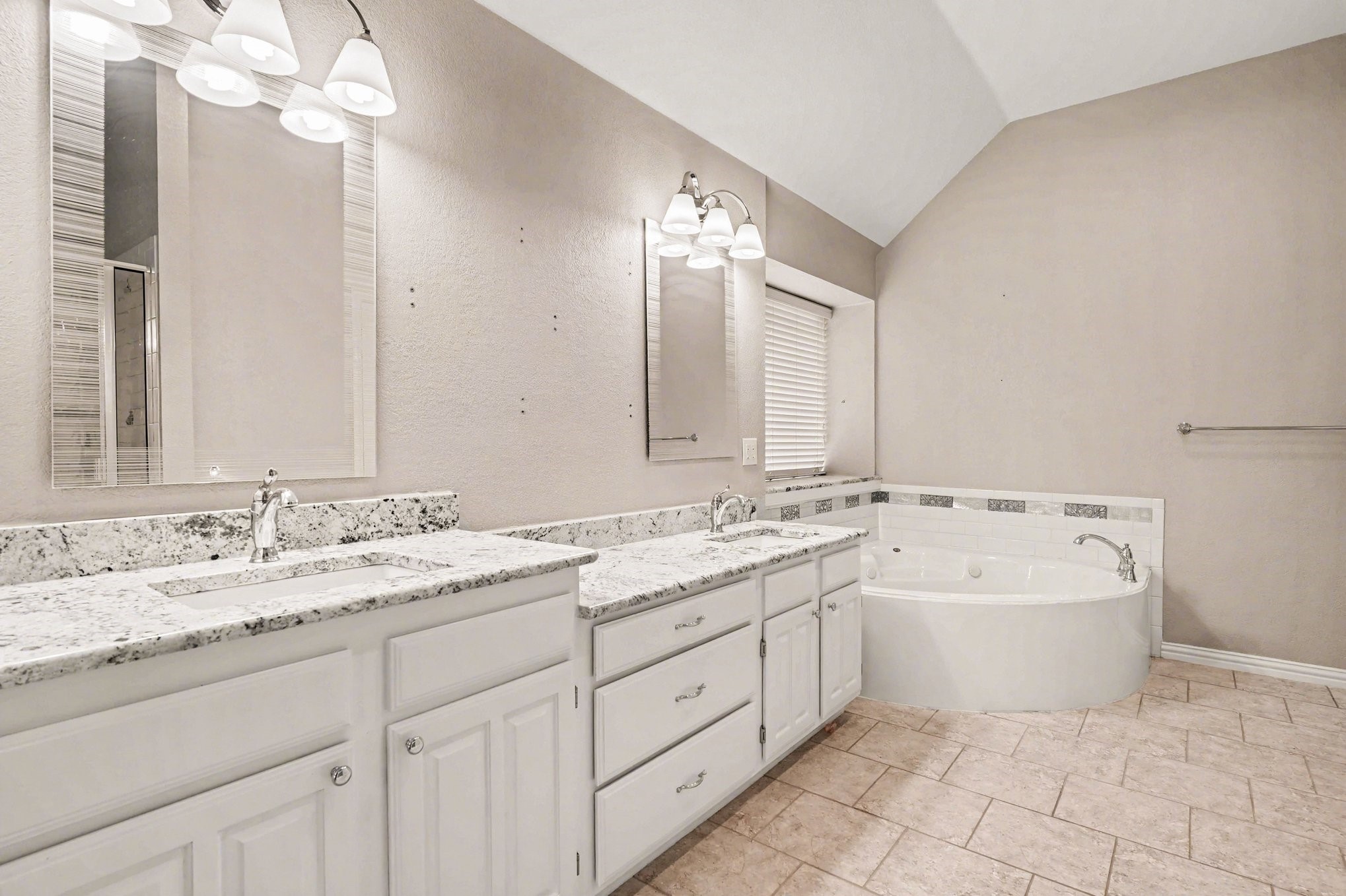 1304 Pheasant Run Crowley TX 76036