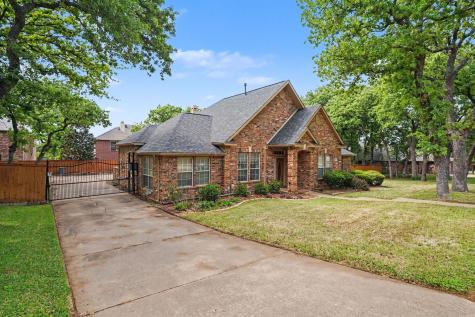 1304 Pheasant Run Crowley TX 76036