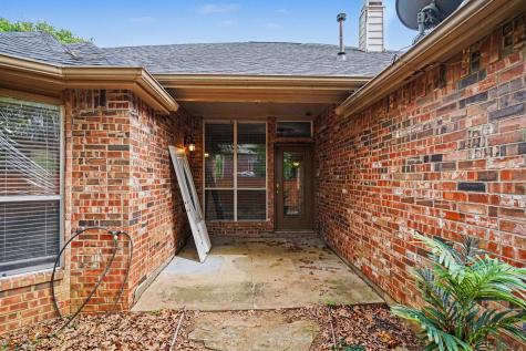 1304 Pheasant Run Crowley TX 76036