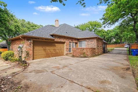 1304 Pheasant Run Crowley TX 76036