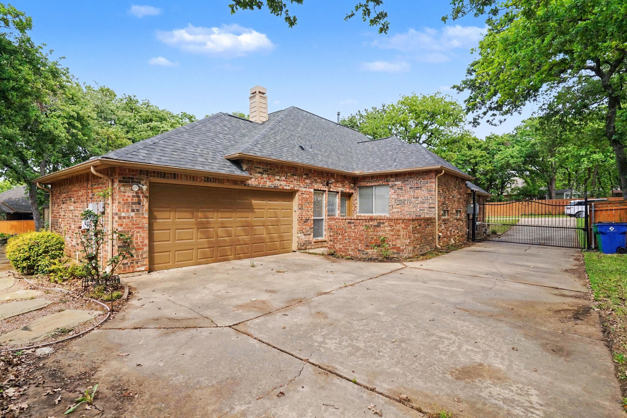 1304 Pheasant Run Crowley TX 76036