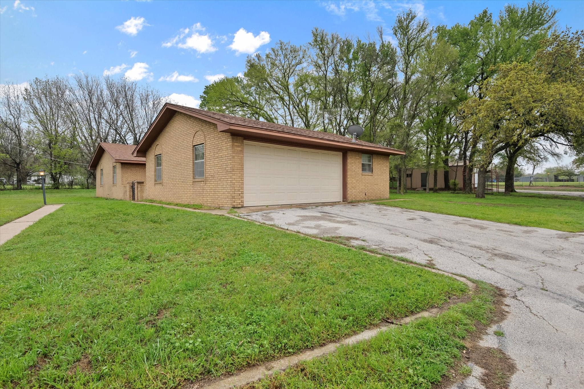 1422 Swiney Hiett Road Kennedale TX 76060