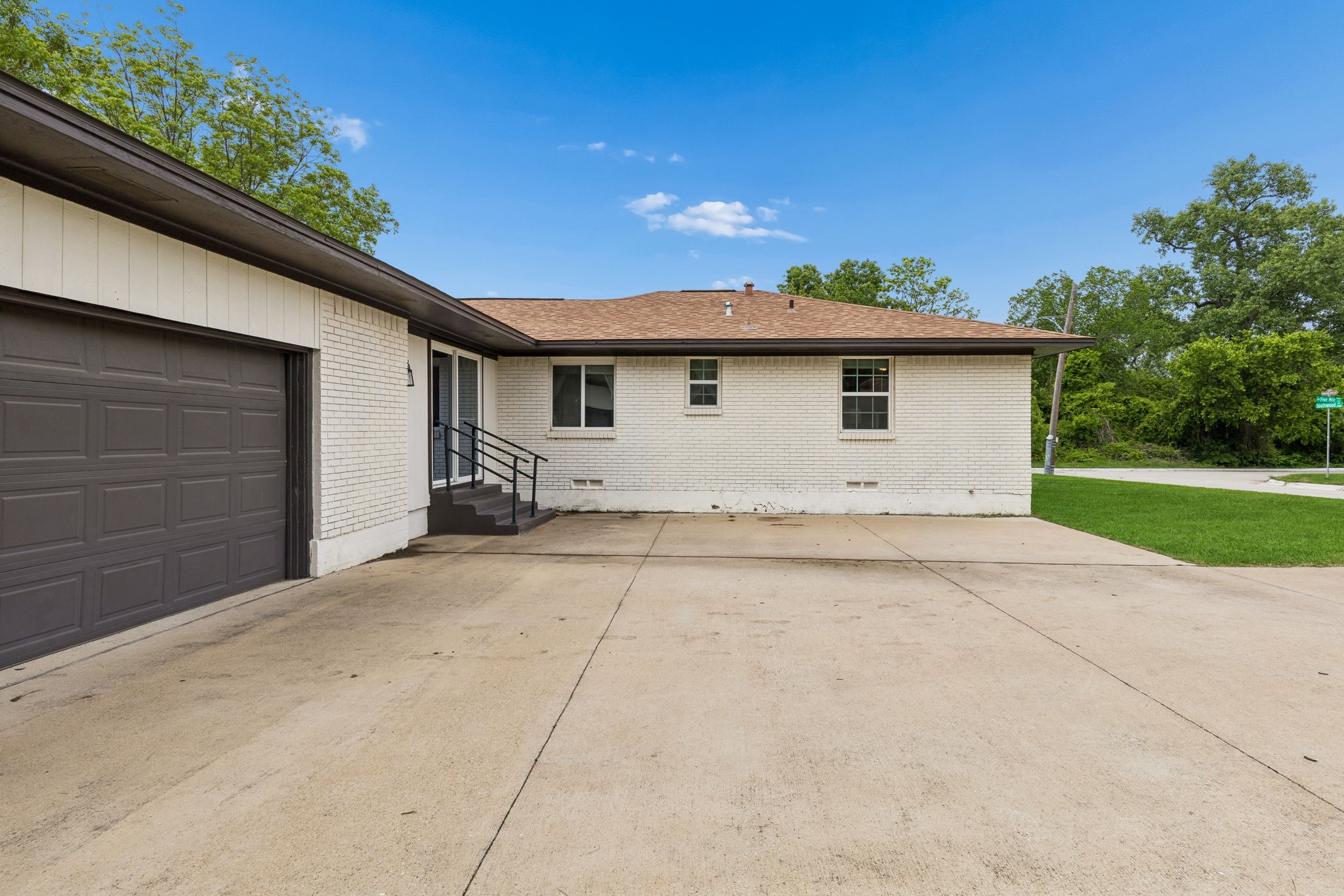 2306 W Five Mile Parkway Dallas TX 75224
